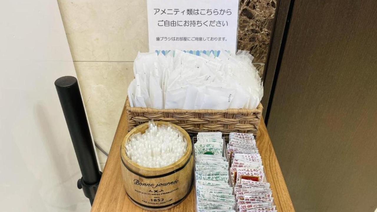 Toyoko Inn Osaka Itami Airport Тоёнака Экстерьер фото