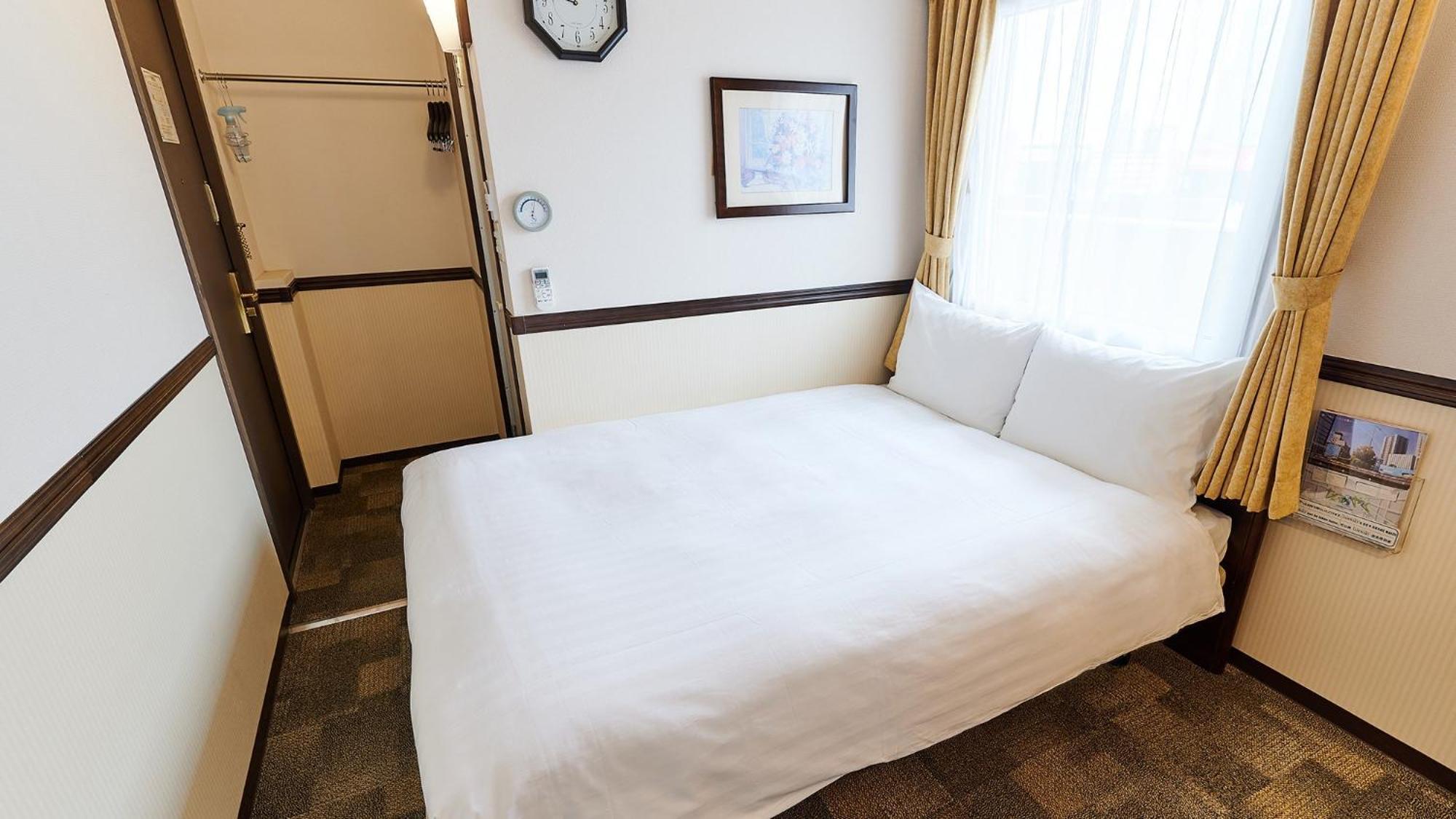 Toyoko Inn Osaka Itami Airport Тоёнака Номер фото