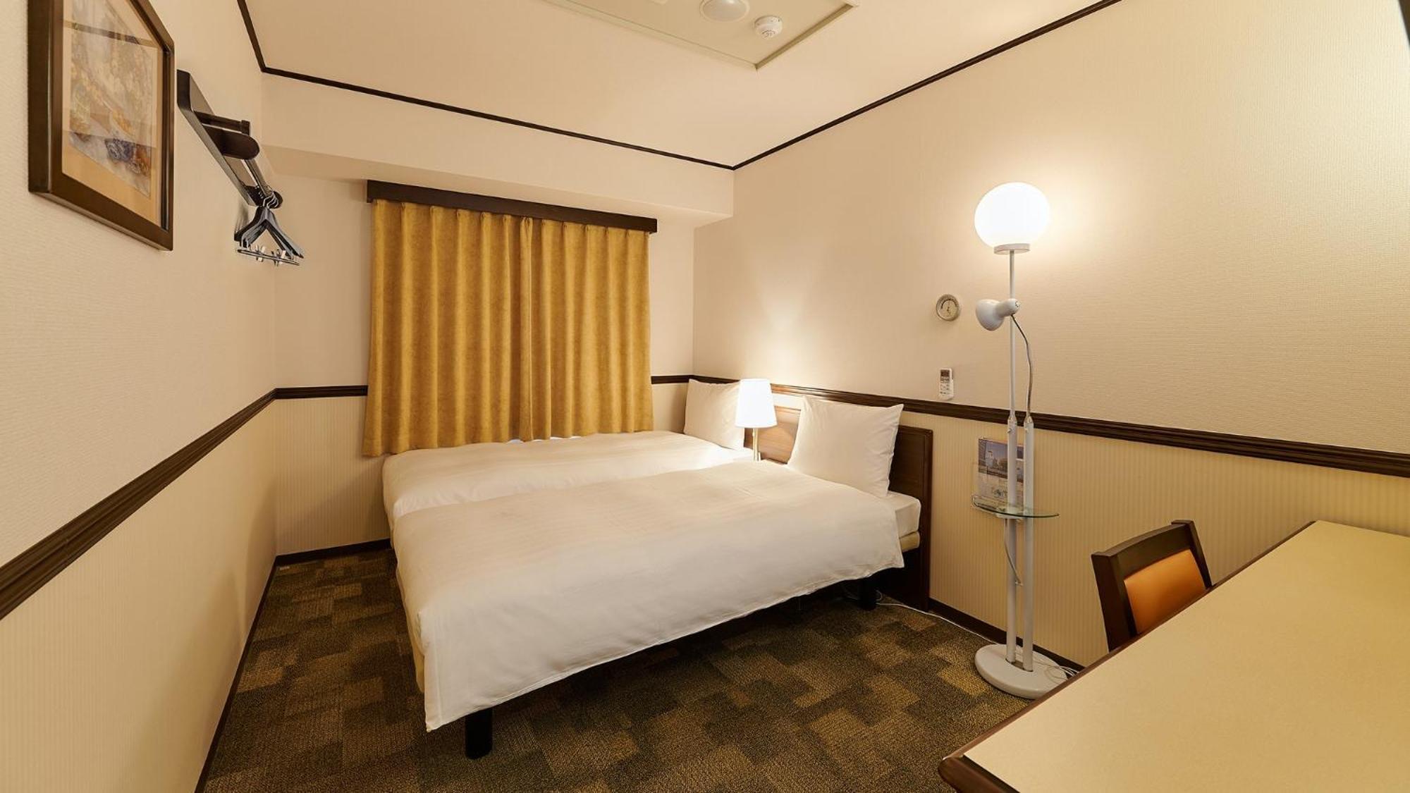 Toyoko Inn Osaka Itami Airport Тоёнака Номер фото