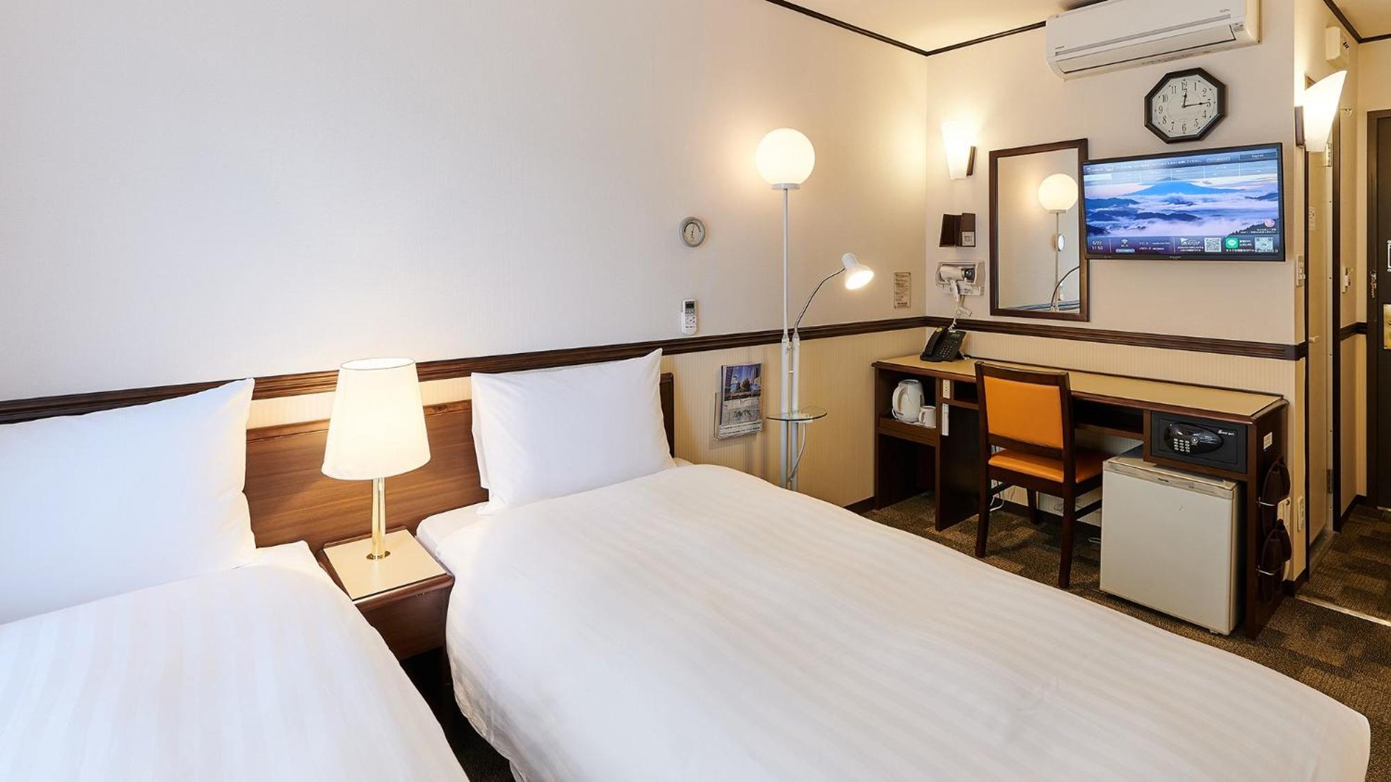 Toyoko Inn Osaka Itami Airport Тоёнака Номер фото