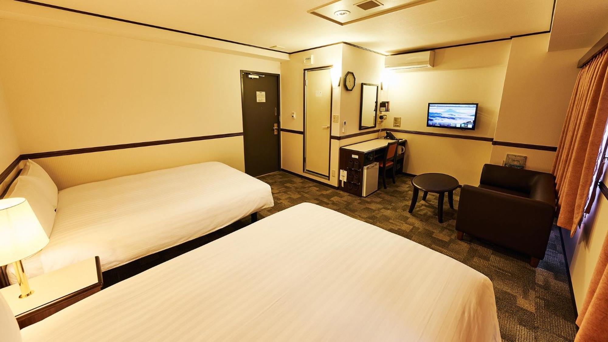Toyoko Inn Osaka Itami Airport Тоёнака Номер фото
