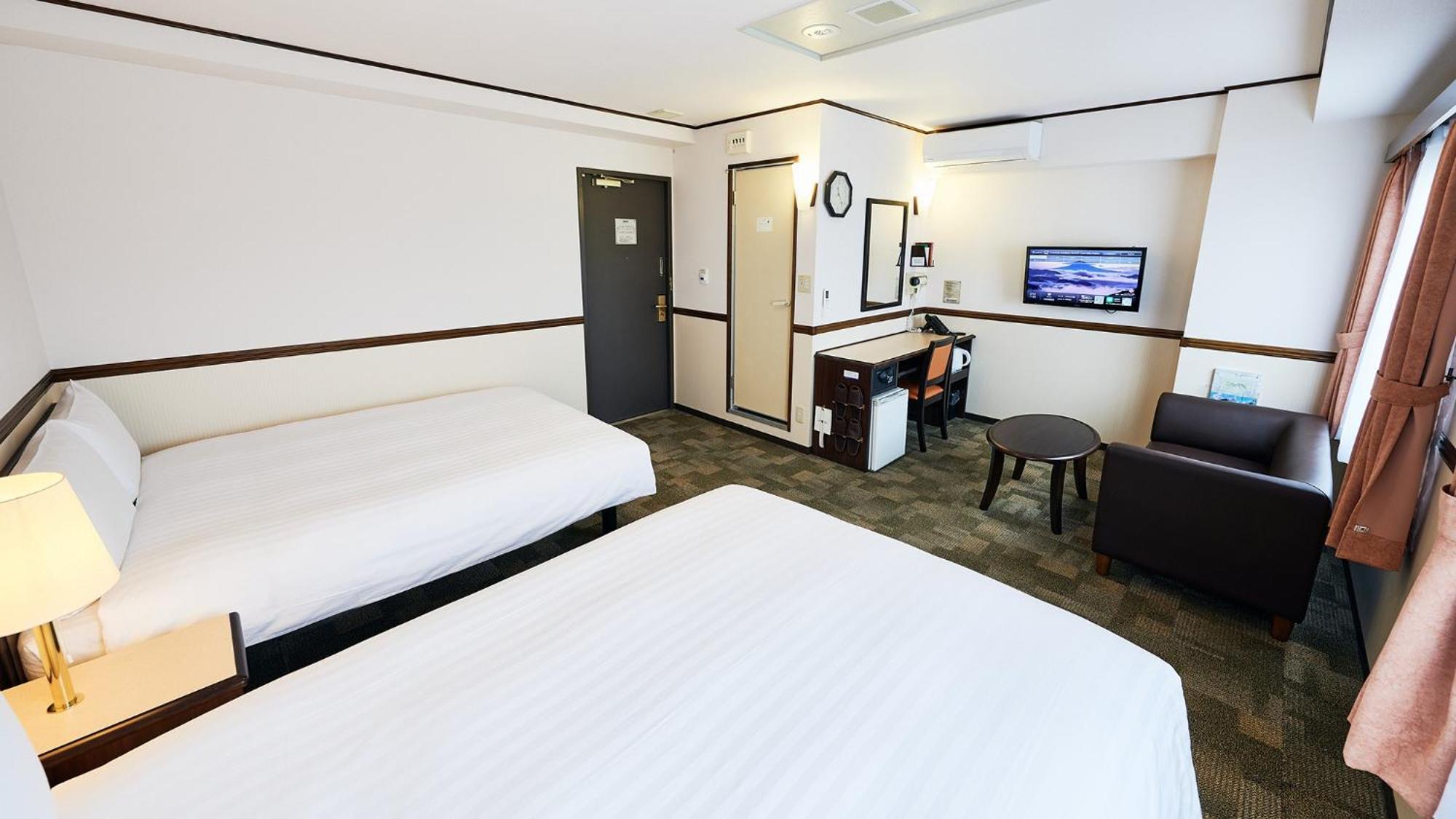 Toyoko Inn Osaka Itami Airport Тоёнака Номер фото