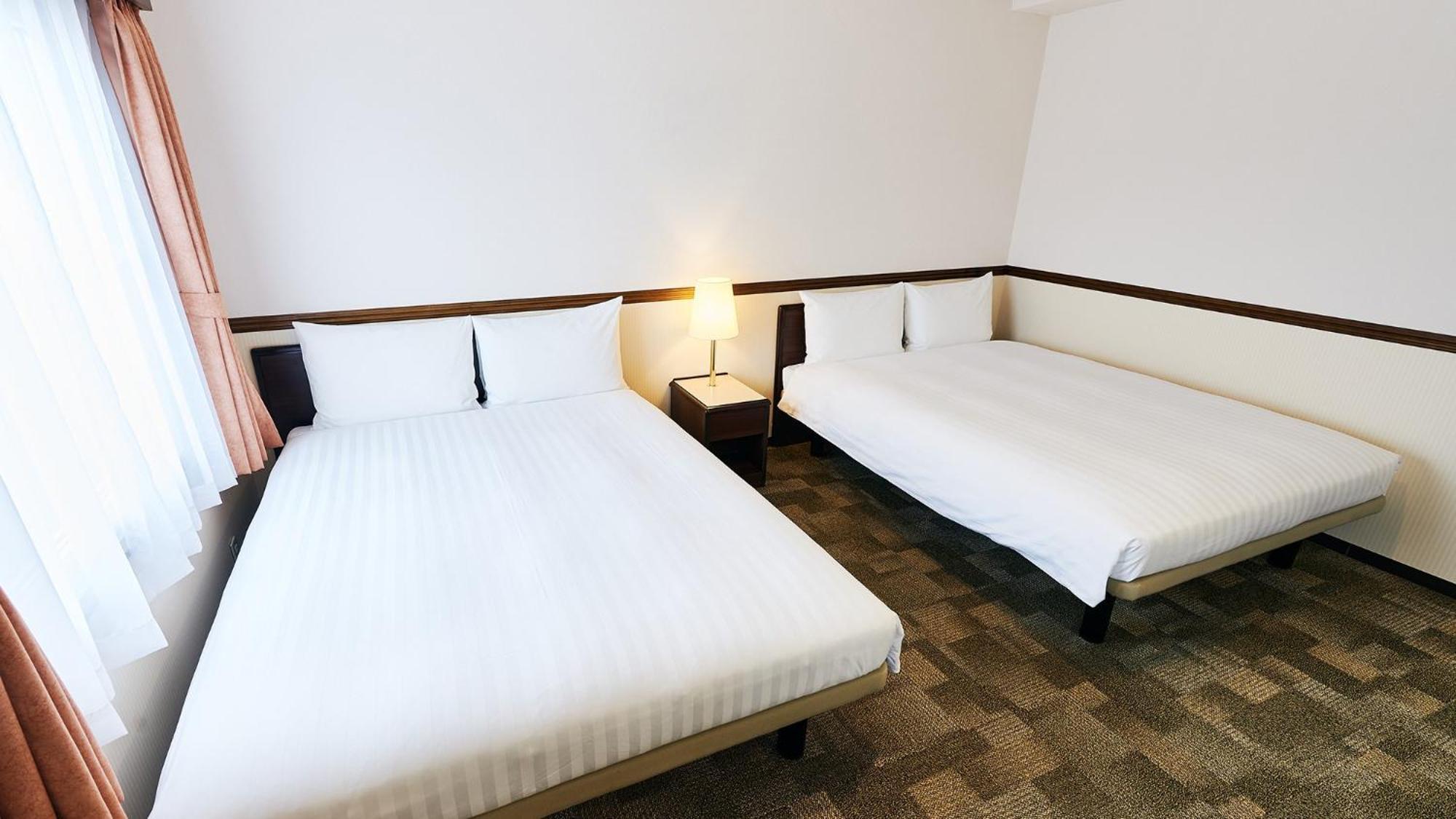 Toyoko Inn Osaka Itami Airport Тоёнака Номер фото