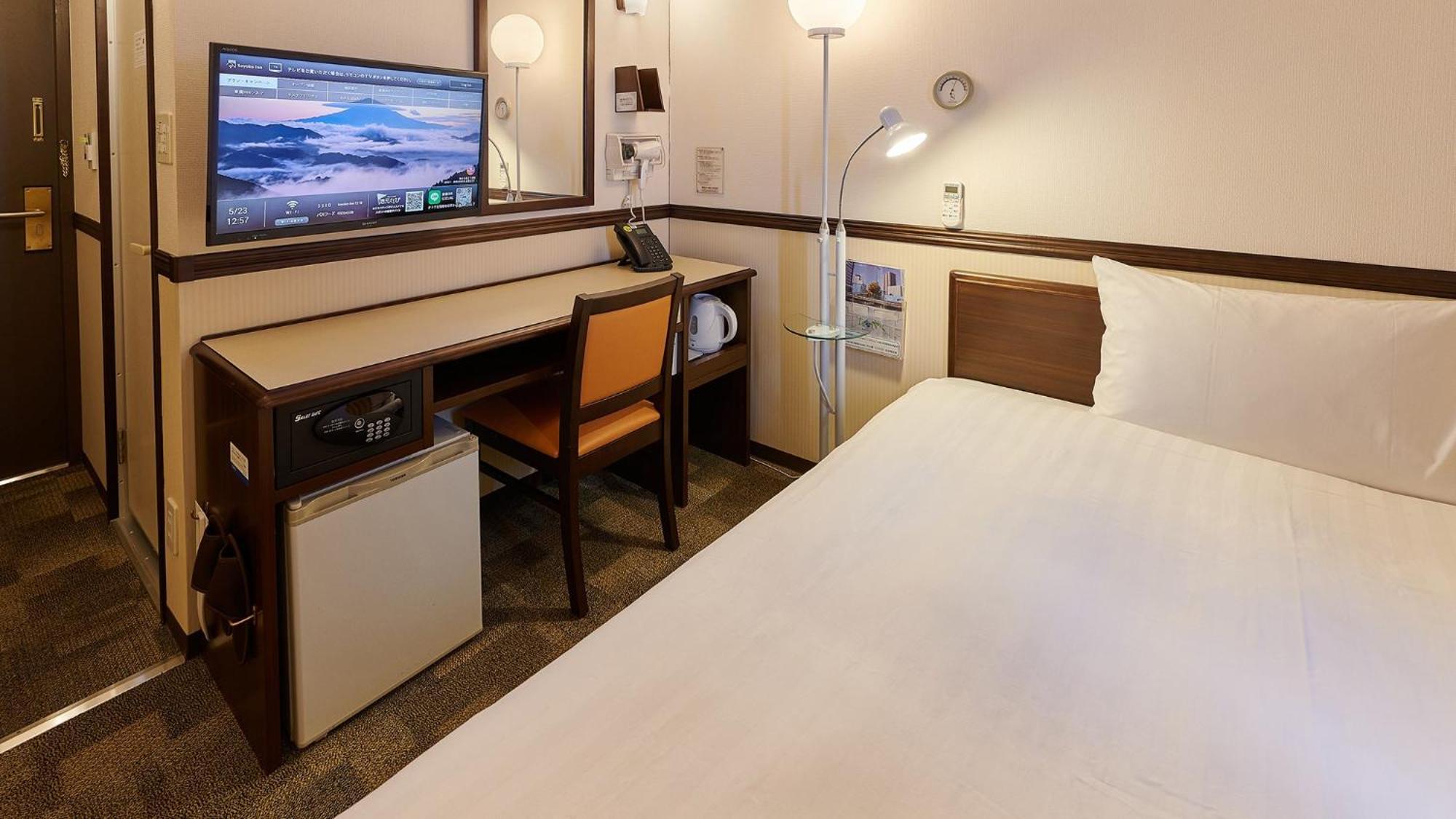 Toyoko Inn Osaka Itami Airport Тоёнака Номер фото