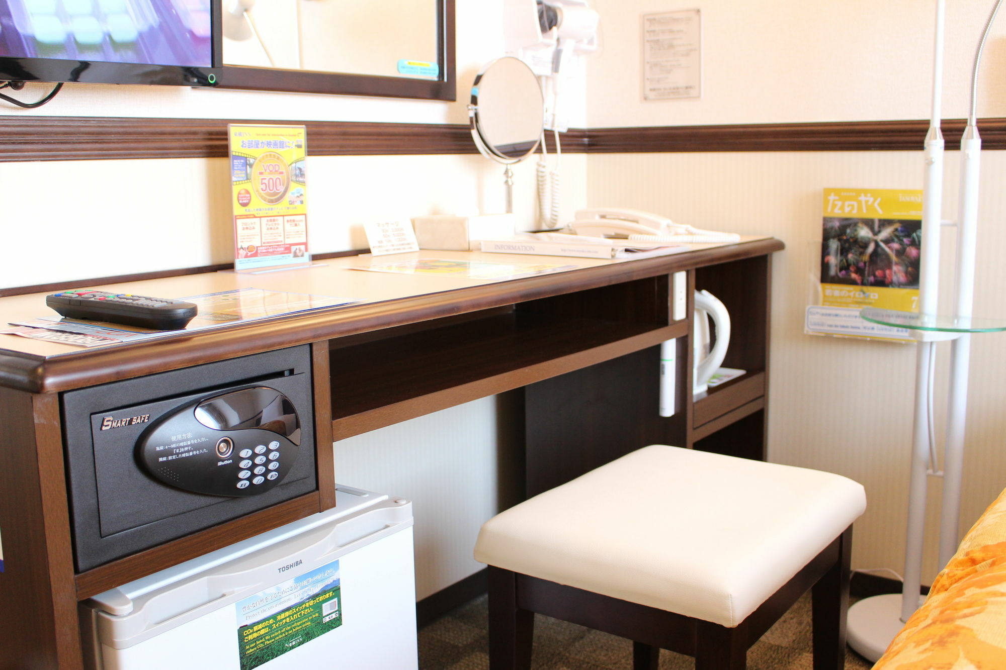 Toyoko Inn Osaka Itami Airport Тоёнака Экстерьер фото